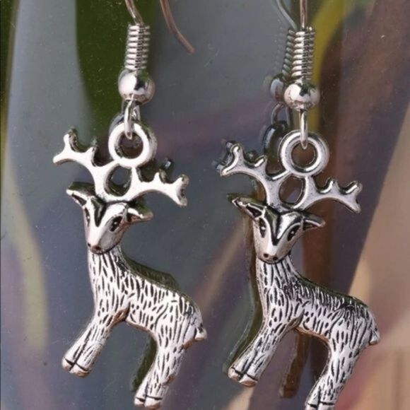 Antique Silver Elk Reindeer Holiday Winter Christmas Animal Drop Dangle Earrings - Picture 3 of 6